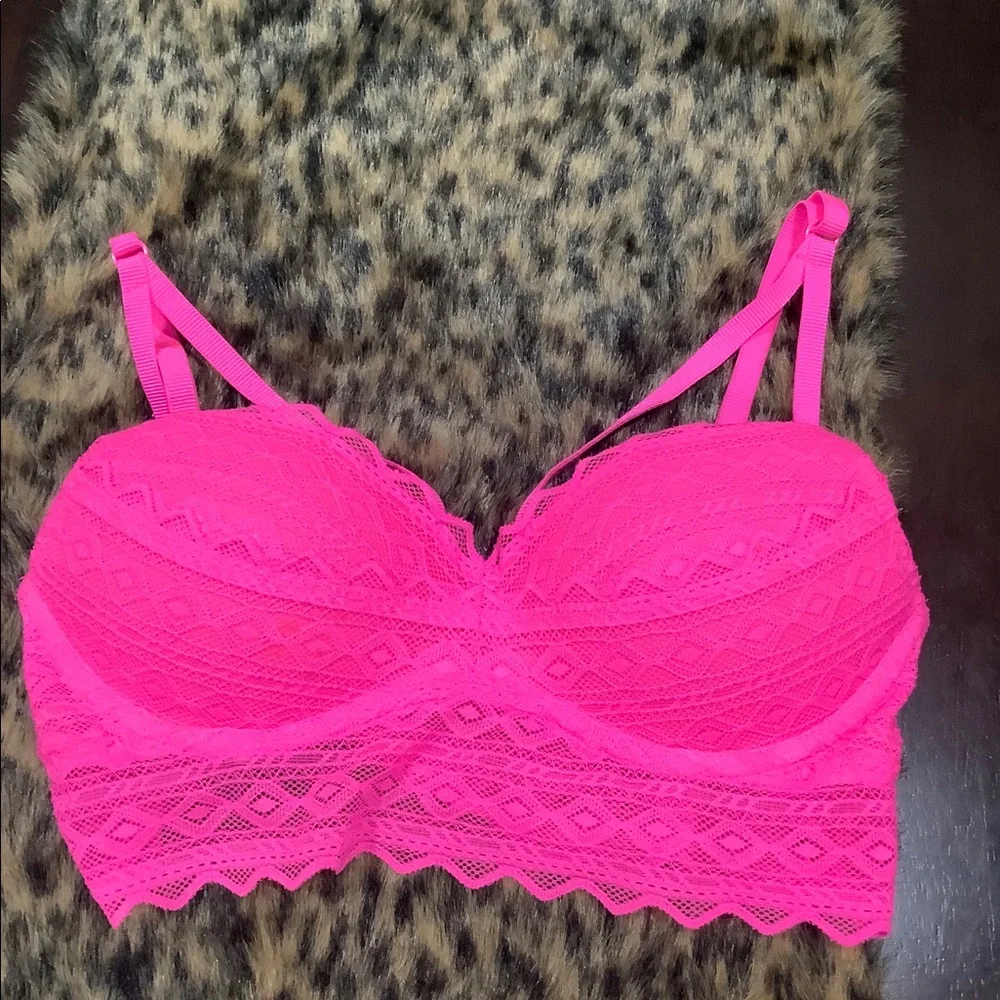 NWOT PINK BY VICTORIAS‎ SECRET PINK LACE BRALETTE